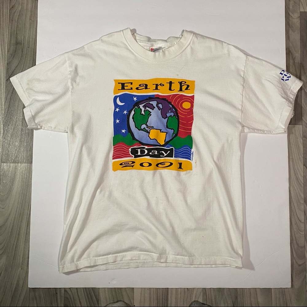 VINTAGE EARTH DAY TEE 🌏